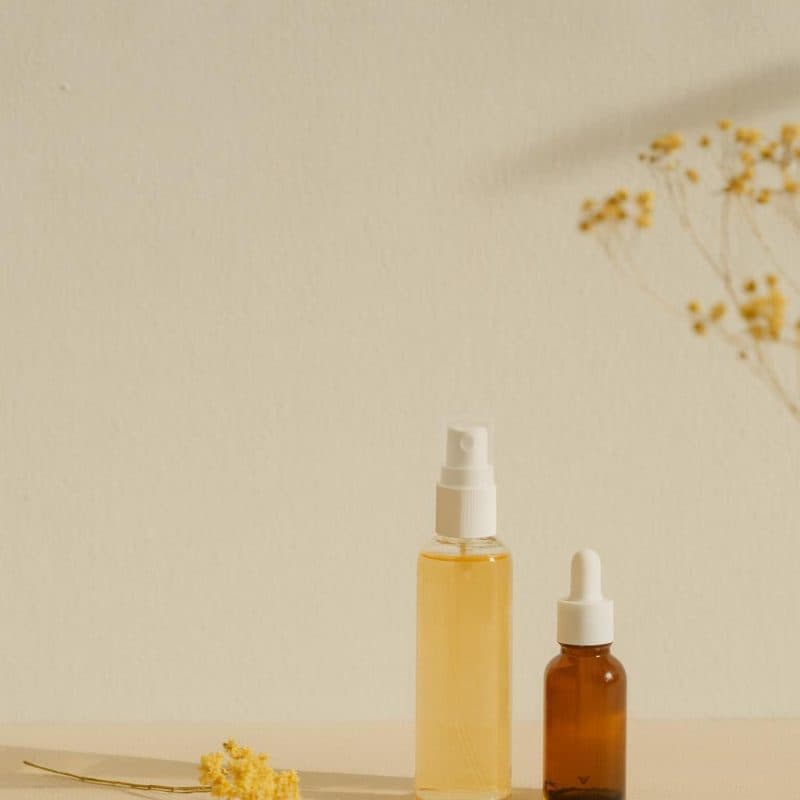 Kako kombinovati tonik smilje i serume za dnevno obnavljanje kože