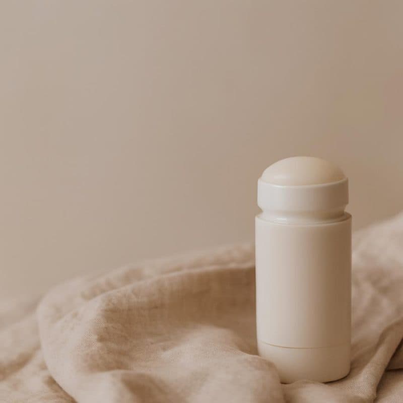 Prelazak na prirodni dezodorans — plan od 4 sedmice za osjetljivu kožu